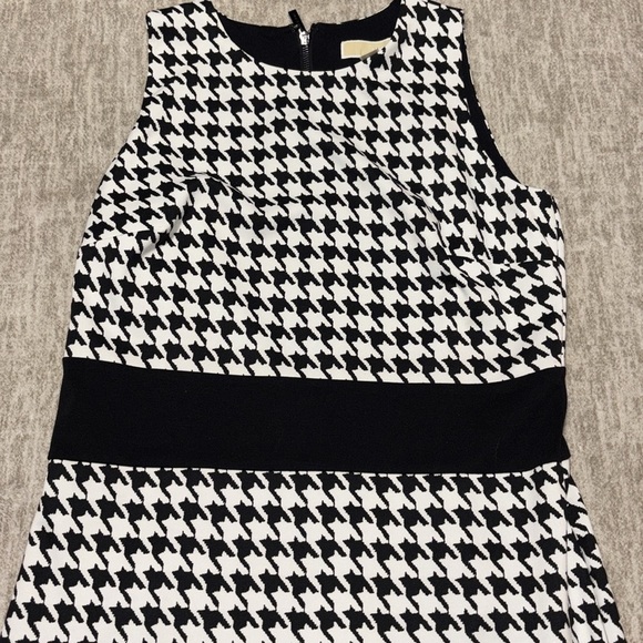 Michael Kors Dress Sz 10 Houndstooth Black and White sheath dress - Picture 3 of 6